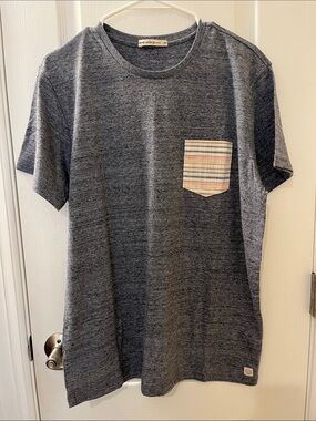 🆕 Marine Layer Men’s Tee Size Medium Blue Lightweight Re-spun Striped Pocket